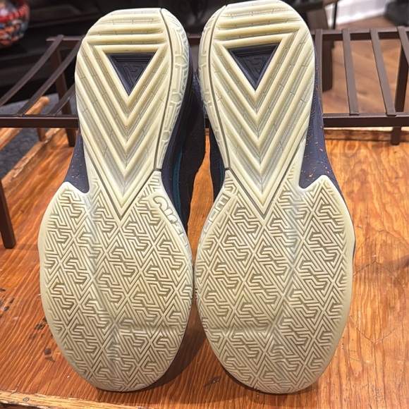 Giannis Freak 5 Basketball Shoes (Size: 8) - Picture 11 of 12